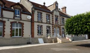 Mairie de Saint-Hilliers